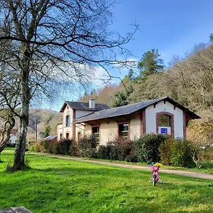 Ostal - D'etape De La Gare Mini-hôtel Scrignac