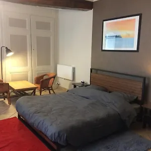 Couette-café Spacieuse Au Calme Proche De Lyon, Sathonay-Village